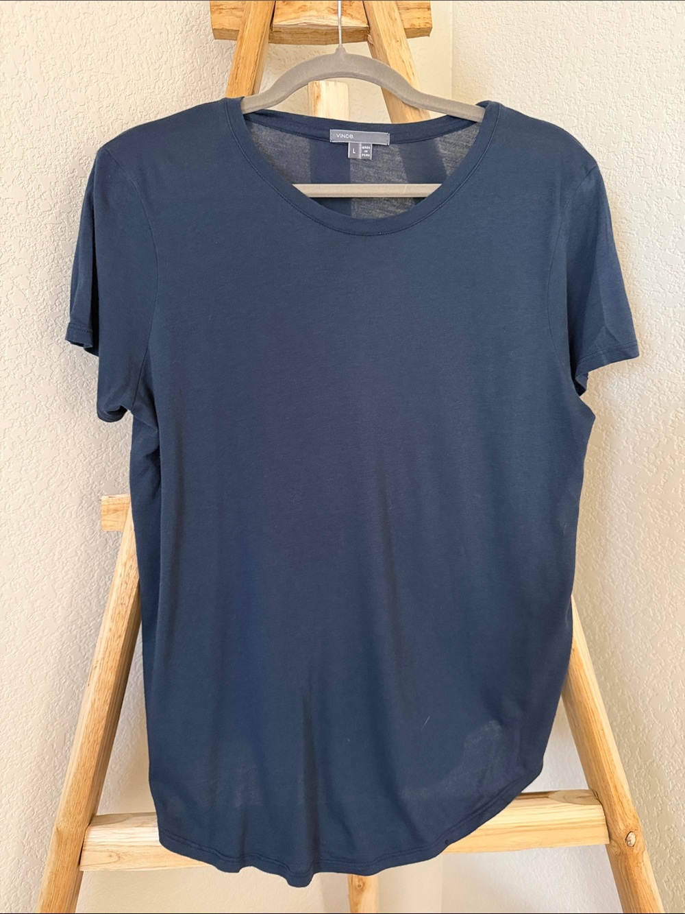 Vince Short Sleeve Crew Neck T-Shirt in Navy Blue